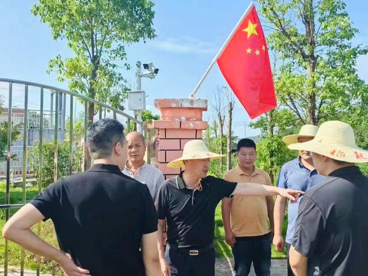 贛州市政府副市長、區(qū)委書記連天浪一行蒞臨我司污水處理廠指導